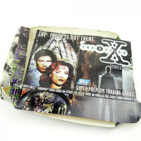 Science-Fiction/Fantastique - X-Files Trading cards -  - X-Files - Topps - Trading cards - Series One - boîte vide/empty box (display)