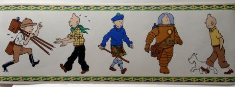 Hergé - Werbung - HERGÉ - Tintin - frise (motif de tapisserie) sur fond blanc - séquence complète de 5 personnages ( Tintin photographe, Tintin cow-boy, Tintin en kilt, TIntin cosmonaute, Tintin et Milou)