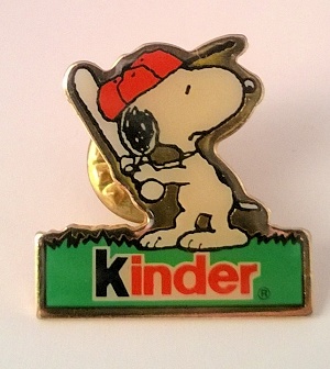 PEANUTS - Charles M. SCHULZ - Schulz - Snoopy - Kinder - Pin's Snoopy base-ball