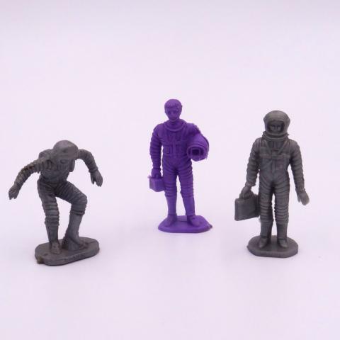 Sci-Fi/Fantasy - Robots, toys and games -  - Bonux - Lot de 3 cosmonautes en plastique - gris et mauve