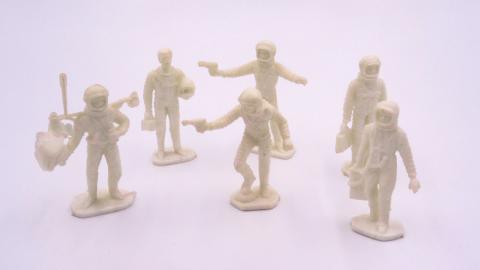 Sci-Fi/Fantasy - Robots, toys and games -  - Bonux - Lot de 6 cosmonautes en plastique - couleur blanche